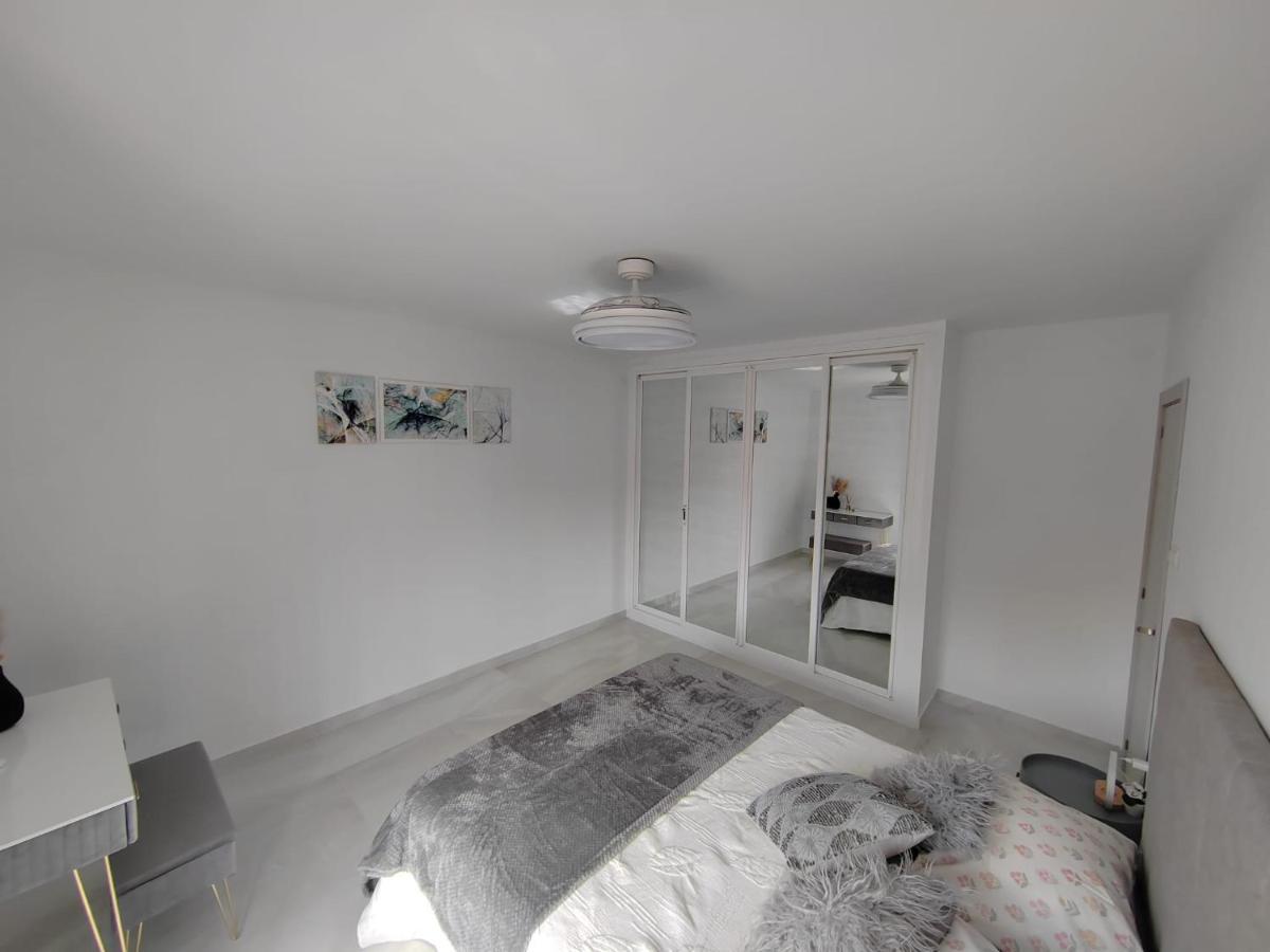 Apartamento La Torre,200M Hasta La Playa 베날마데나코스타 외부 사진