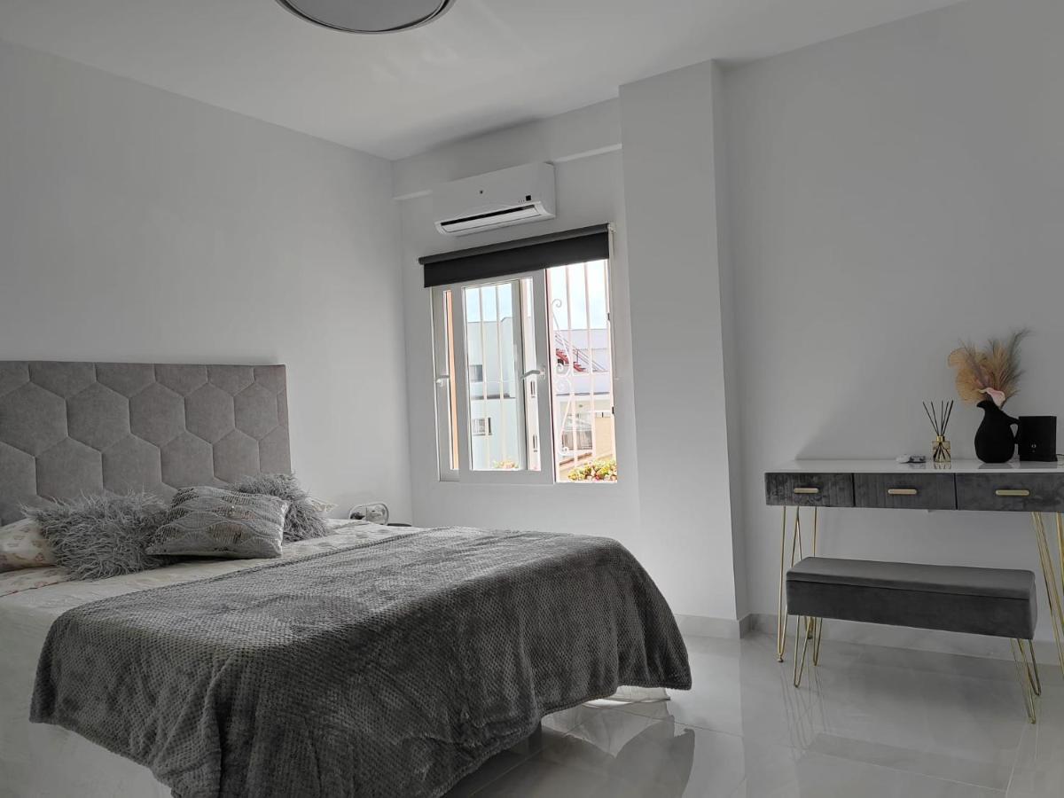 Apartamento La Torre,200M Hasta La Playa 베날마데나코스타 외부 사진